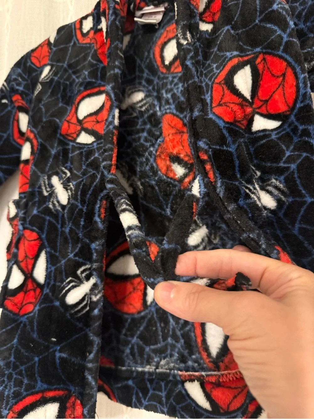 Spider-Man Robe by Marvel. Attached tie belt. Two pockets. Sz. 2T